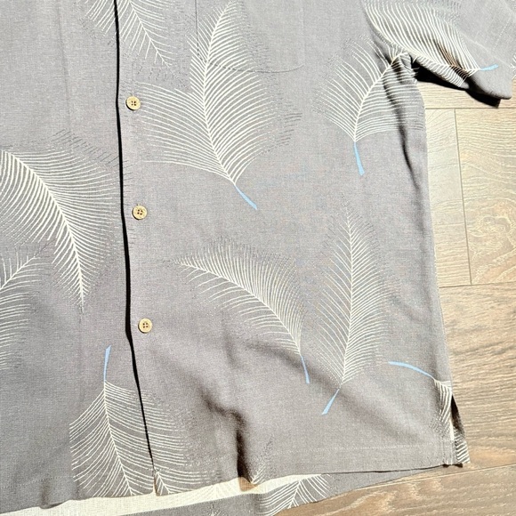 Tommy Bahama Gray Casual Button Down Shirt Soft Cotton Blend - Picture 2 of 5